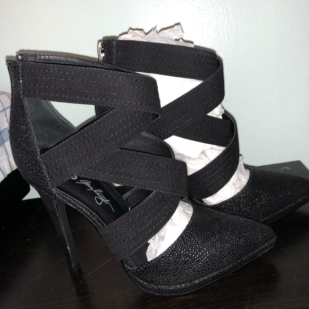 ABS by Allen Schwartz black heels